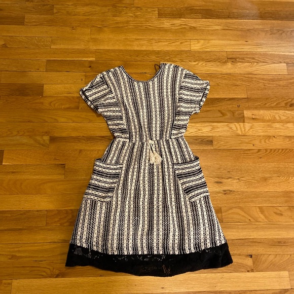 Zara Other - Zara Girls Size 10 Short Sleeve Striped Dress Draw String Back V Neck Lace Hem